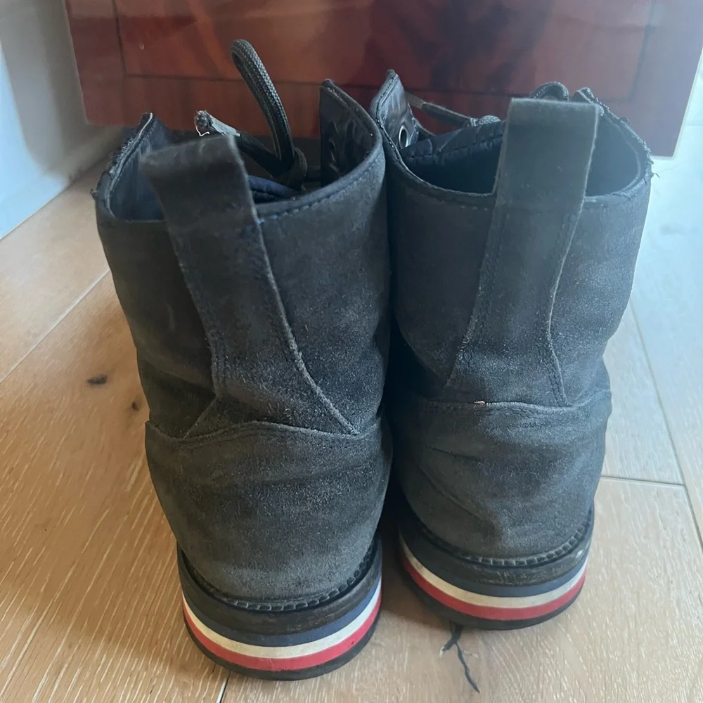 Men’s authentic Moncler Navy Blue Suede Boots, size 43 - Picture 6 of 13